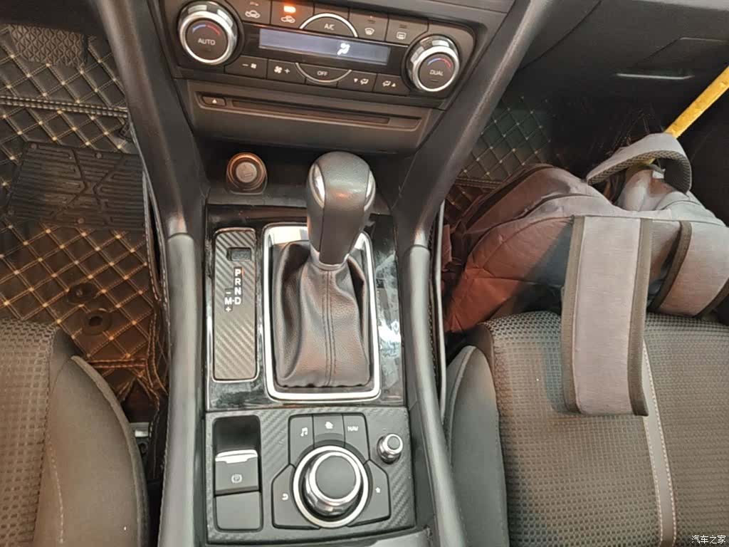 Mazda Mazda3, 2017 14