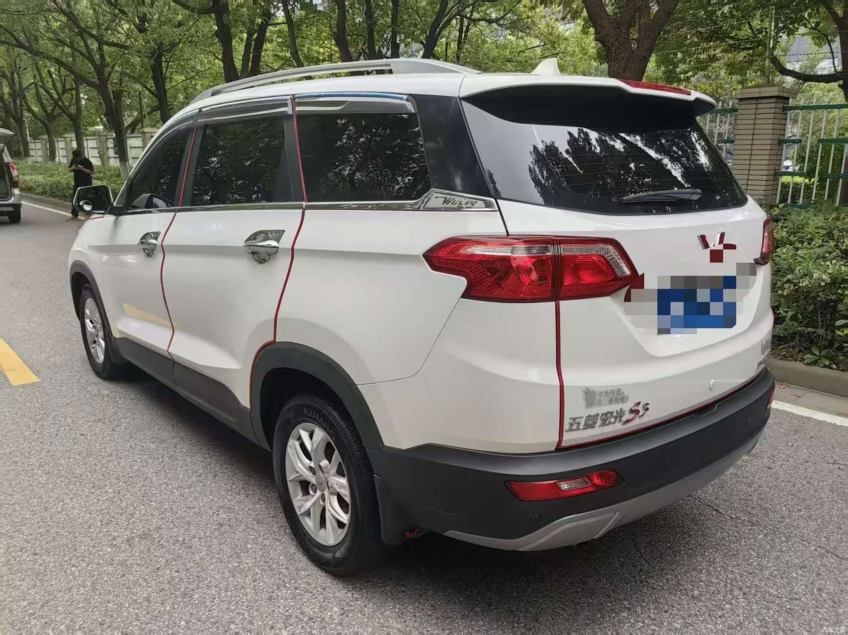 Wuling Hongguang, 2017 все фото