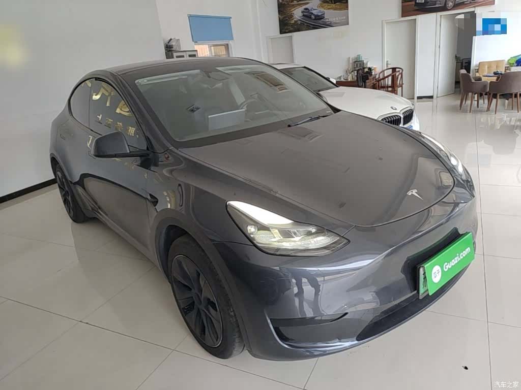 Tesla Model Y, 2024 4