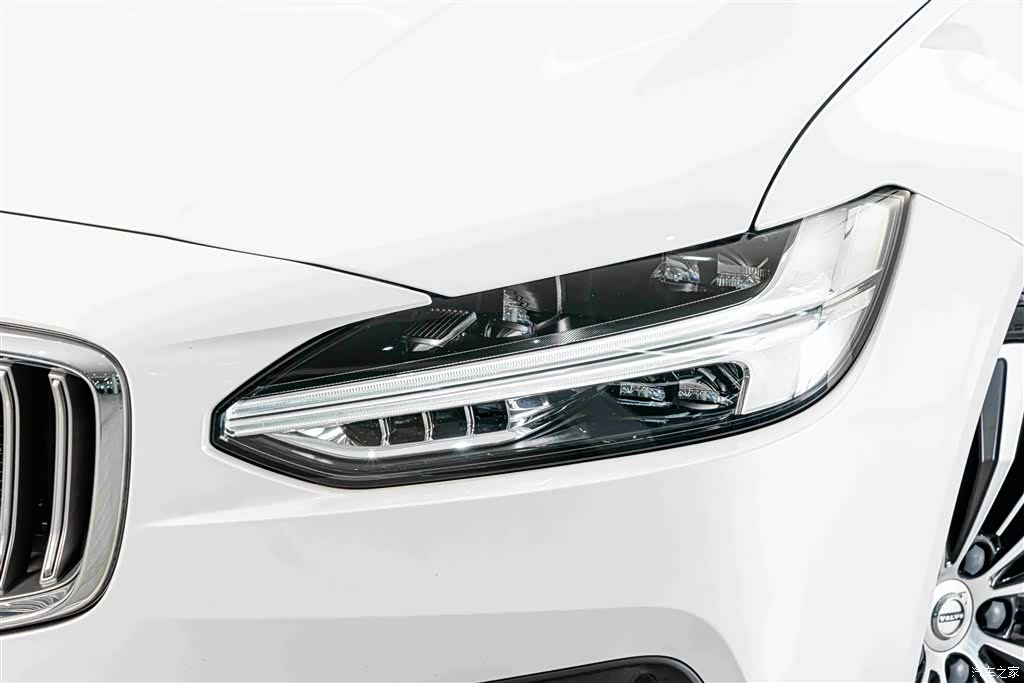 Volvo S90, 2022 4