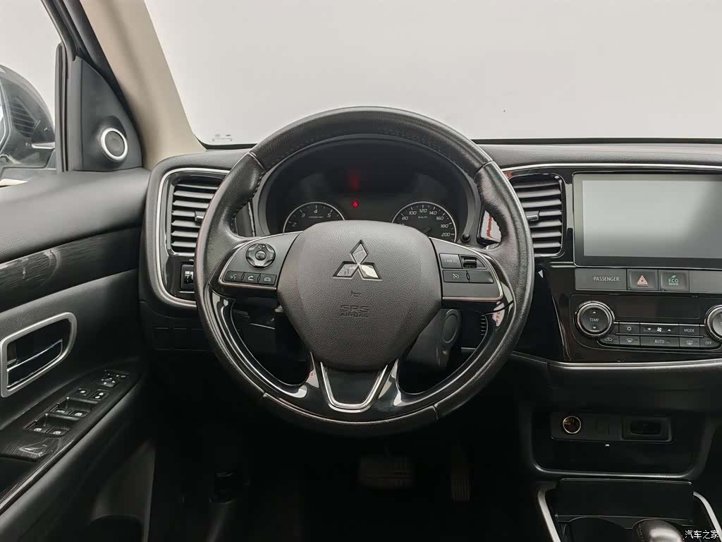 Mitsubishi Outlander, 2018 11