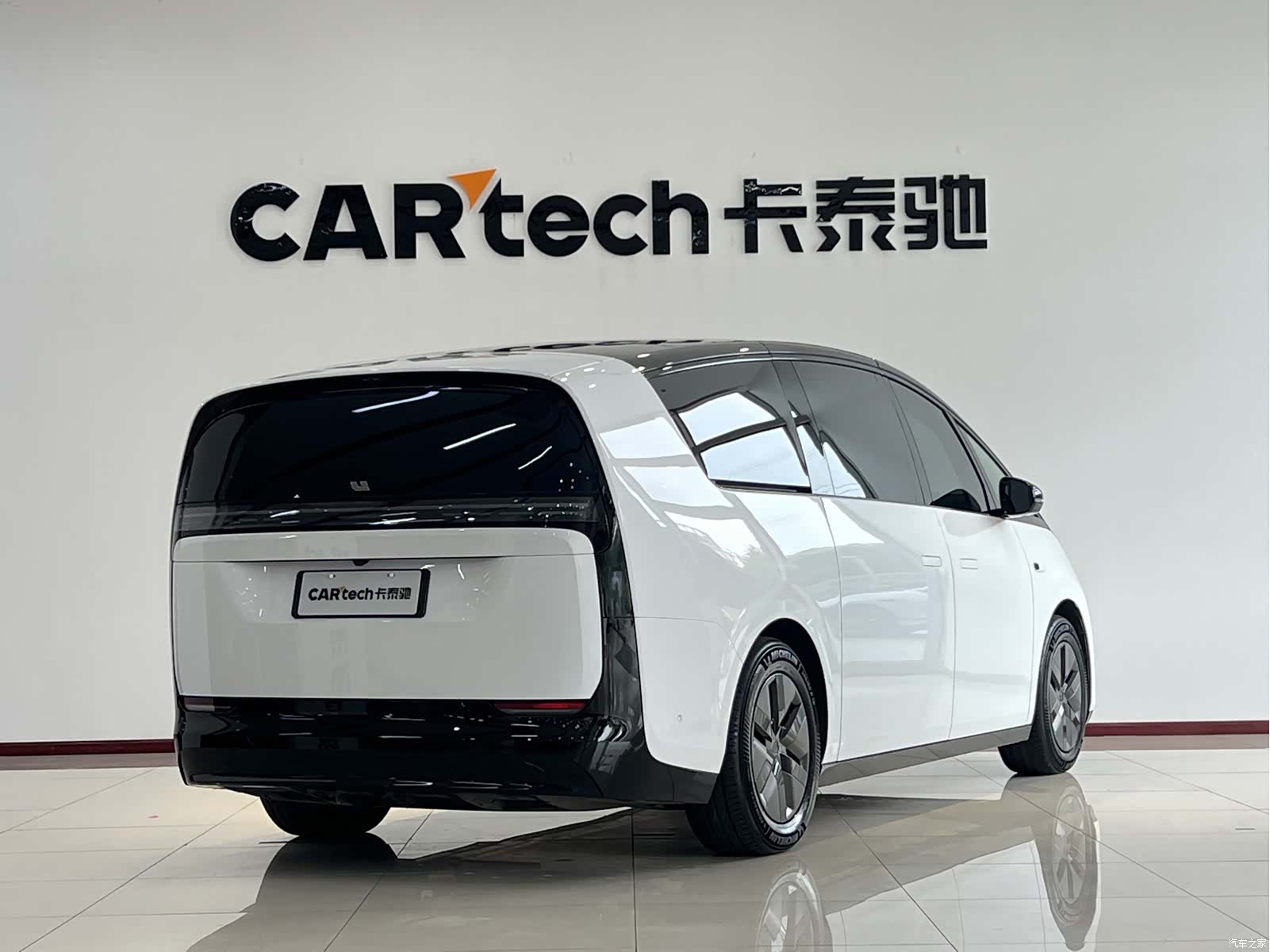 Li Auto MEGA, 2025 25