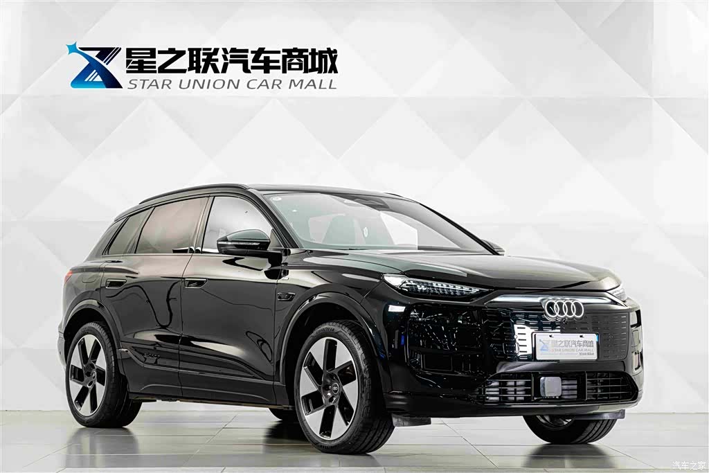 Audi e-tron, 2025 все фото