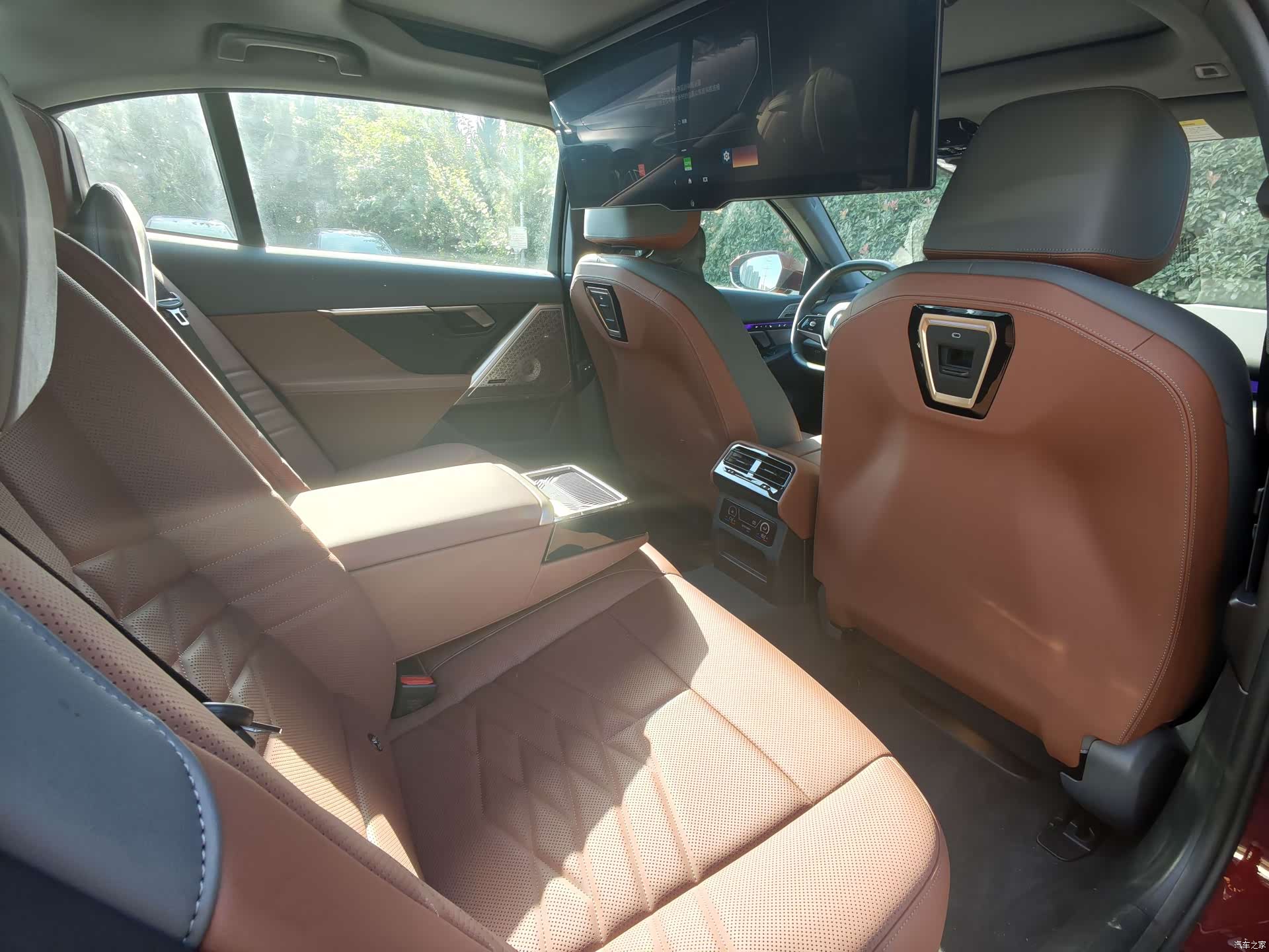 BMW i5, 2024 12