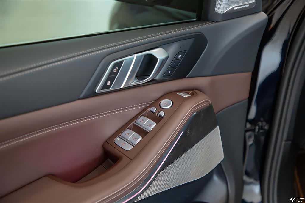 BMW X5, 2025 12