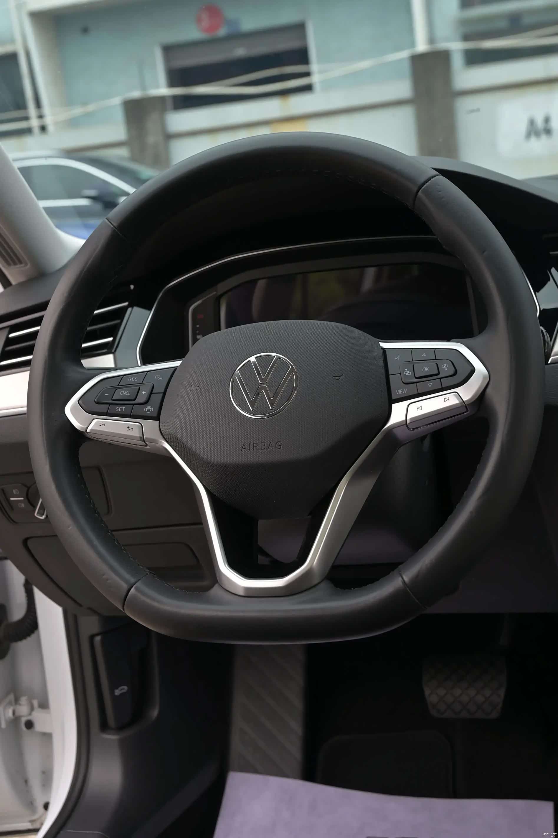Volkswagen Variant, 2023 13