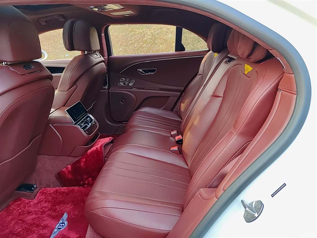 Bentley Flying Spur, 2023 8