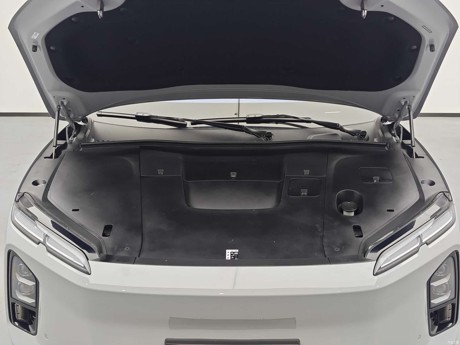 NIO EC6, 2025 9
