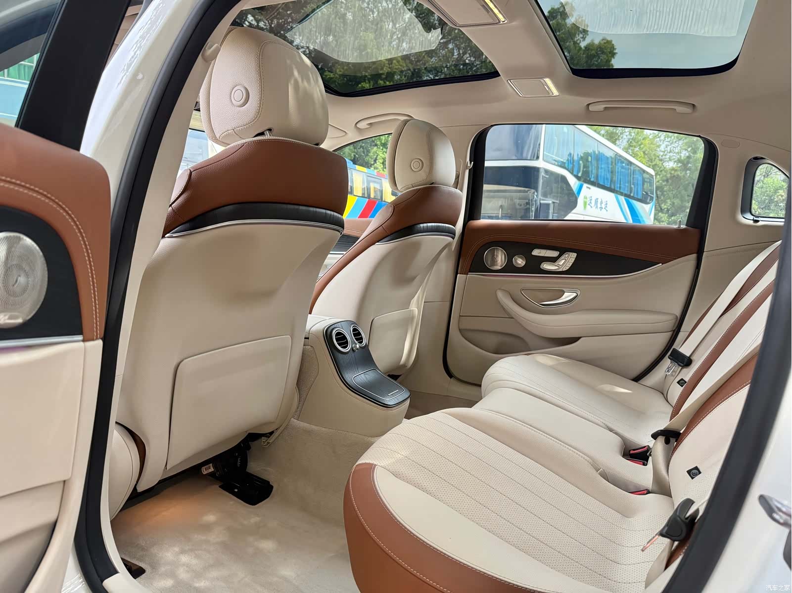 Mercedes-Benz E-Class, 2023 6