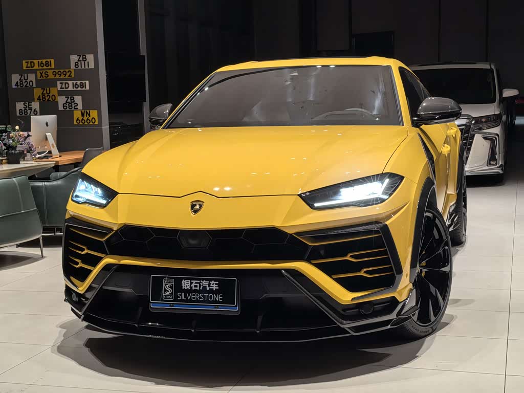 Lamborghini Urus 2021 4.0T V8