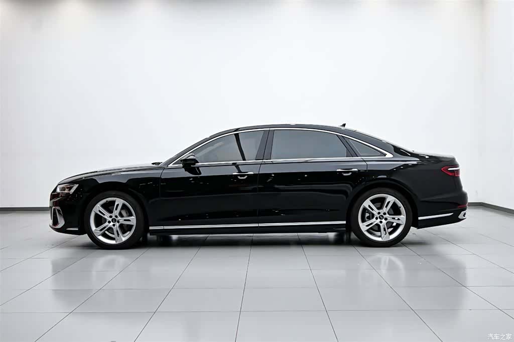 Audi A8L, 2023 все фото