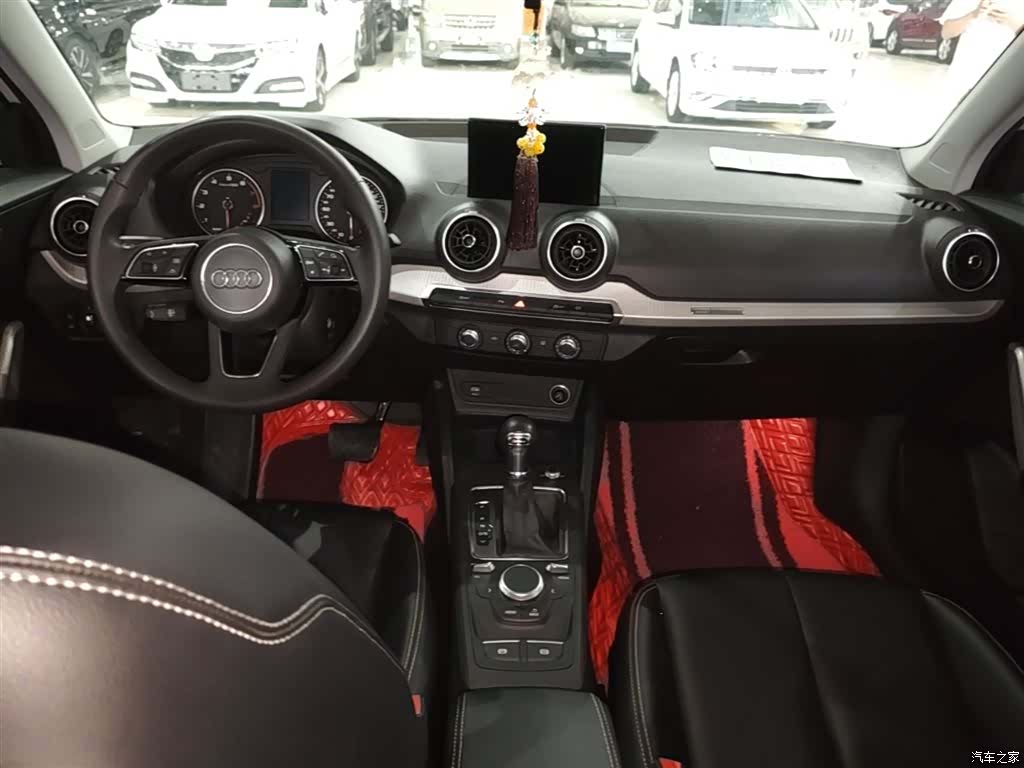 Audi Q2L, 2020 10