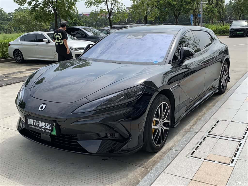 Denza Z9GT