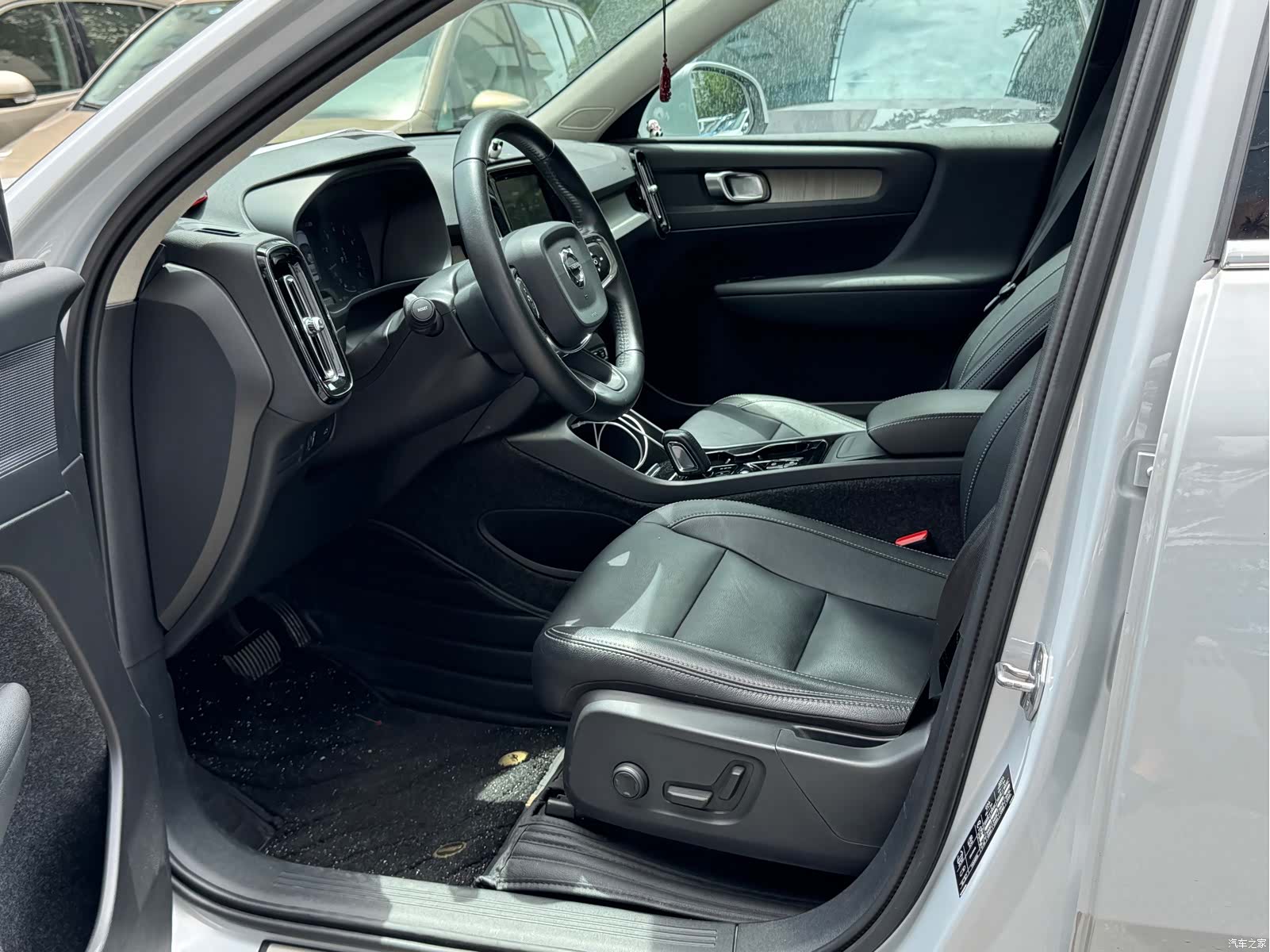 Volvo XC40, 2019 все фото