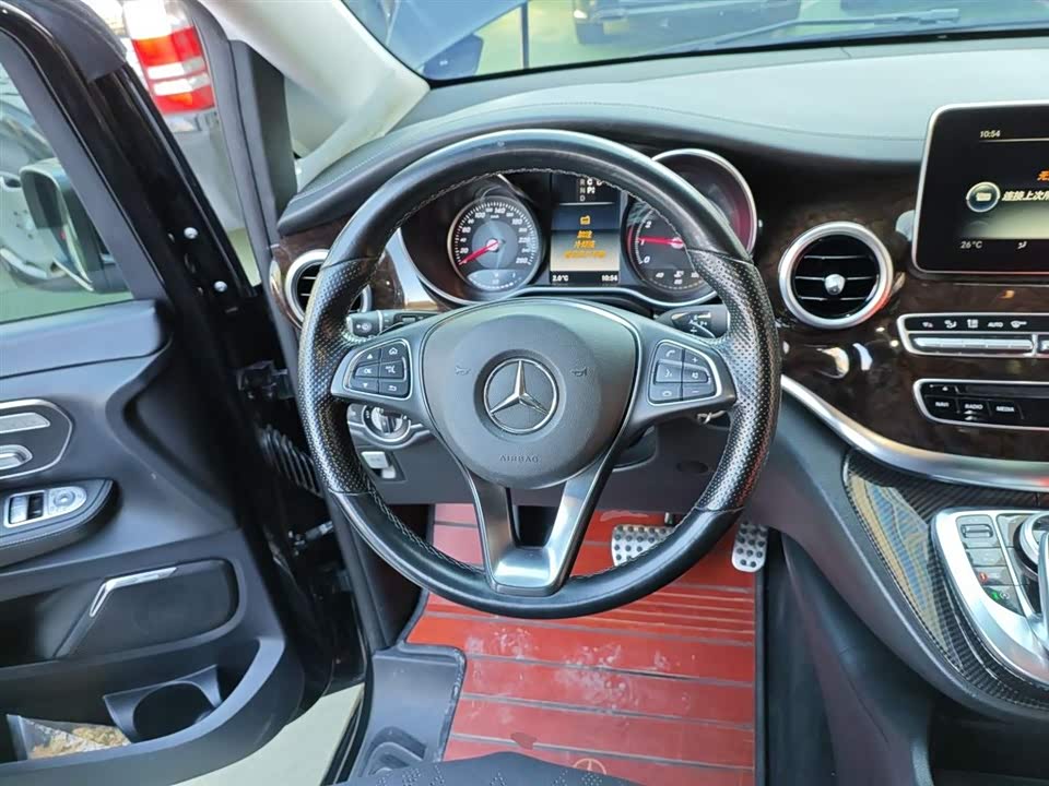 Mercedes-Benz V-class