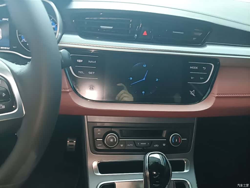 Geely S1, 2019 13