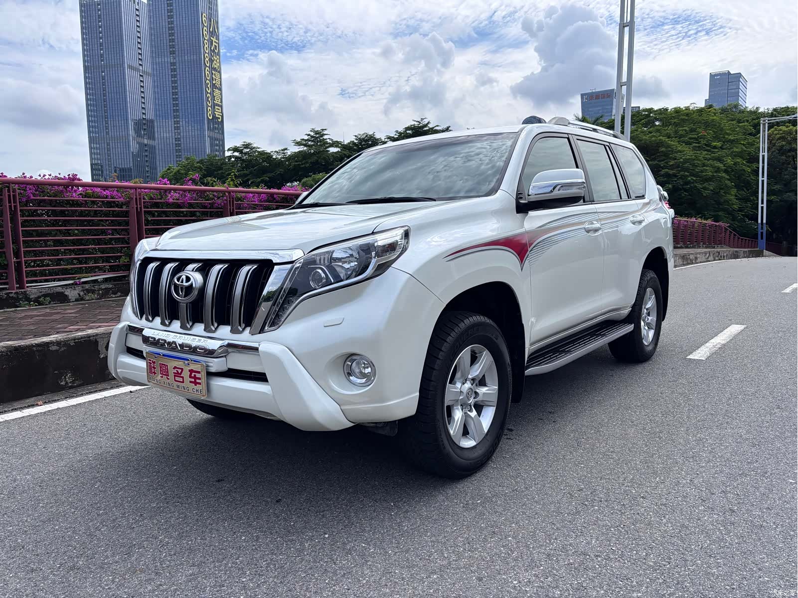 Toyota Prado, 2015 1