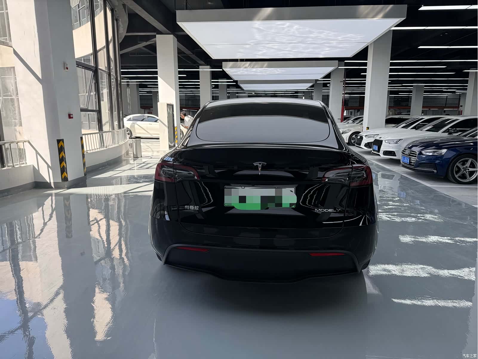 Tesla Model Y, 2022 13