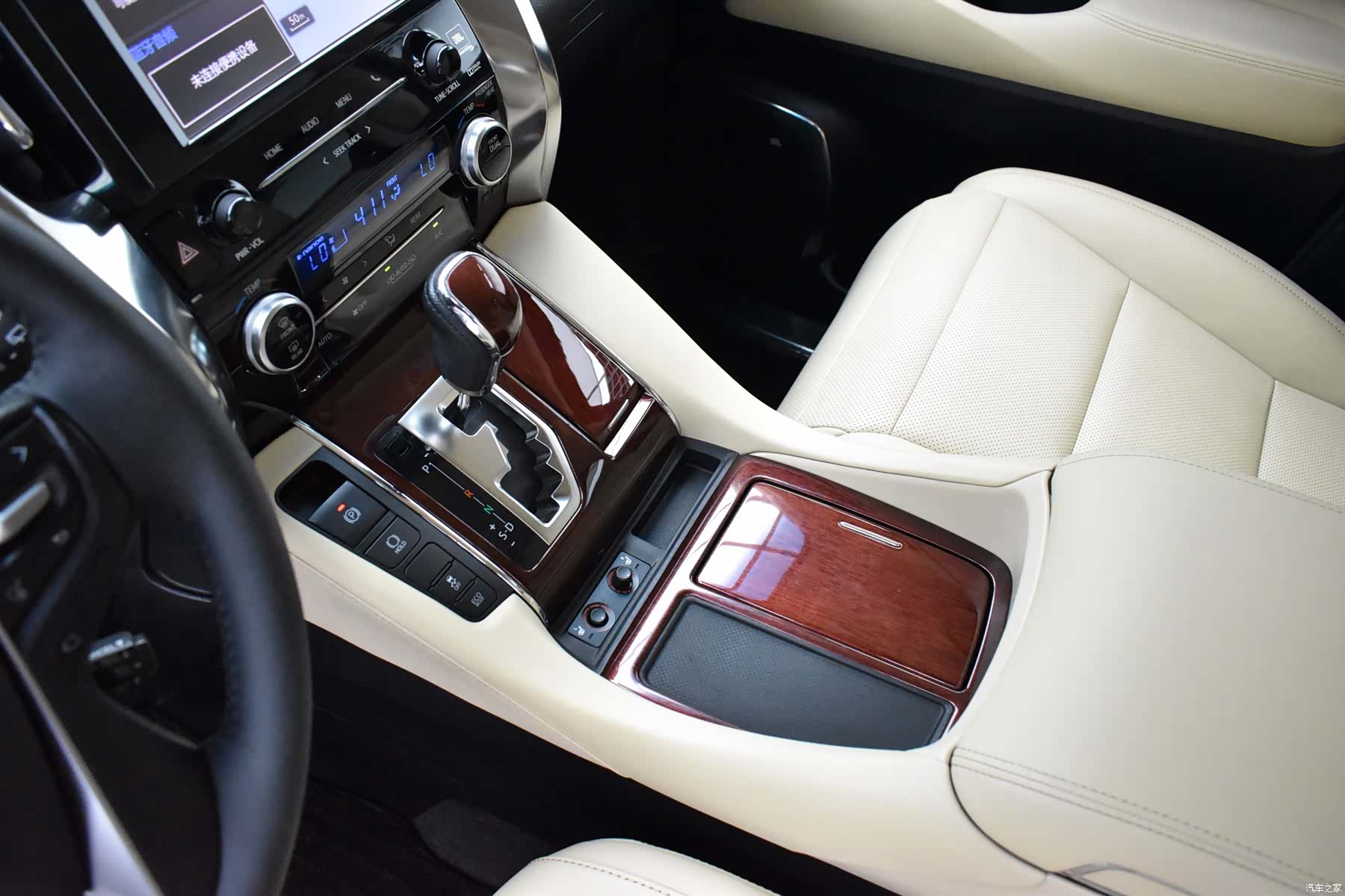 Toyota Alphard, 2016 10