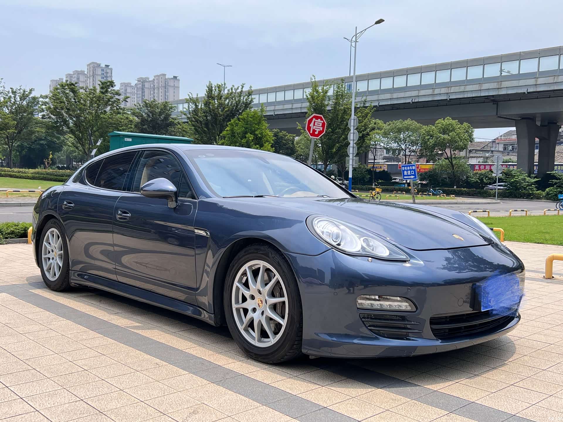 Porsche Panamera, 2011 3