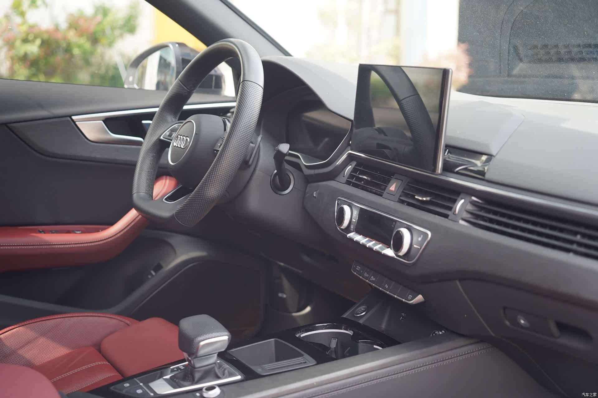 Audi A4L, 2024 14