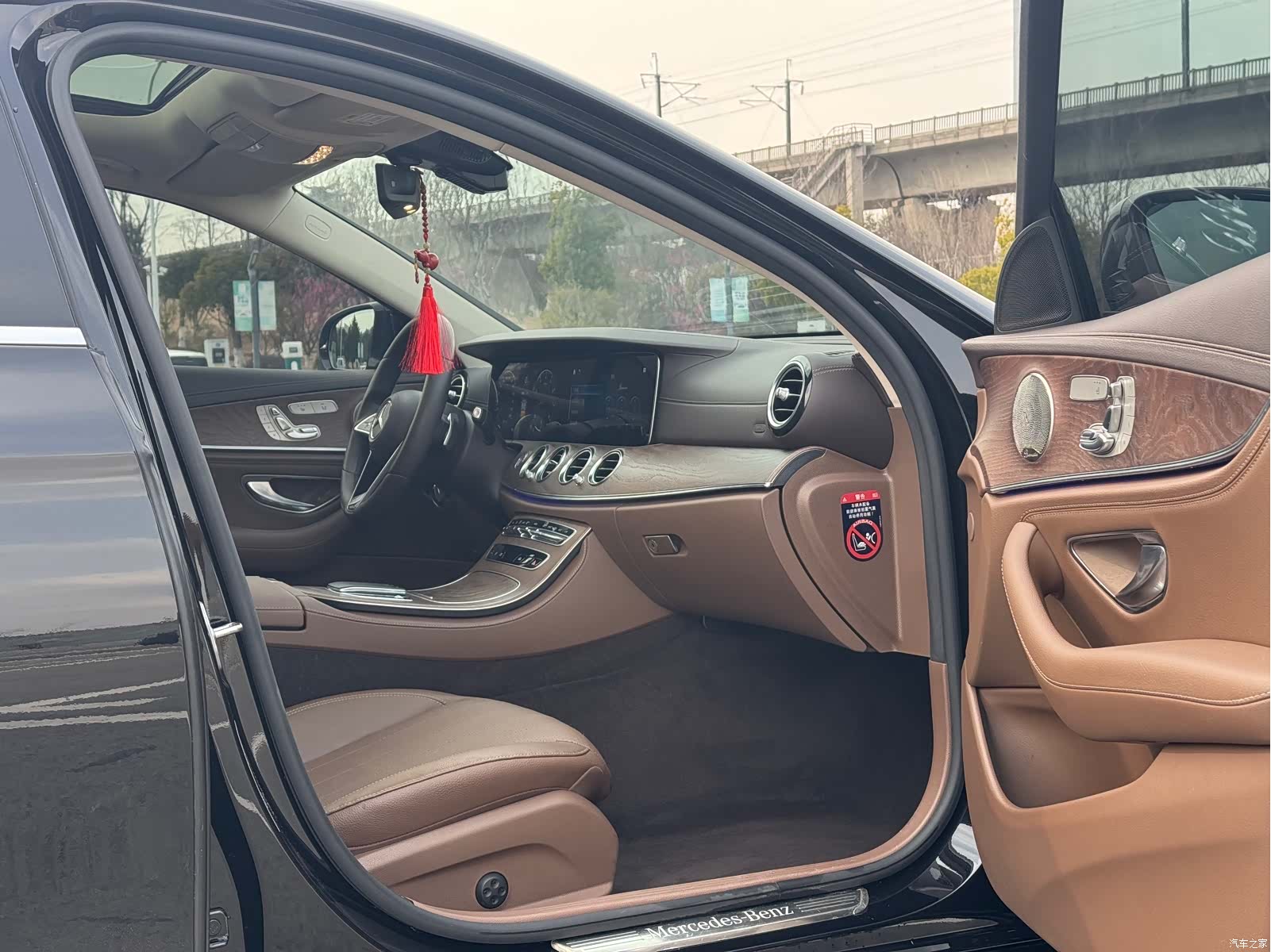 Mercedes-Benz E-Class, 2022 15