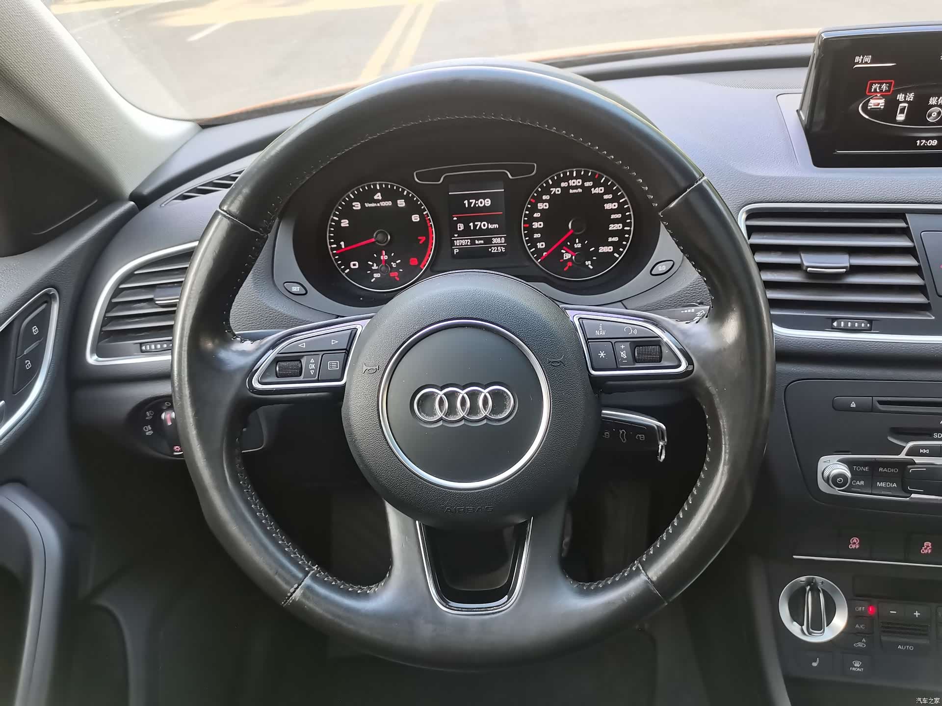 Audi Q3, 2015 12