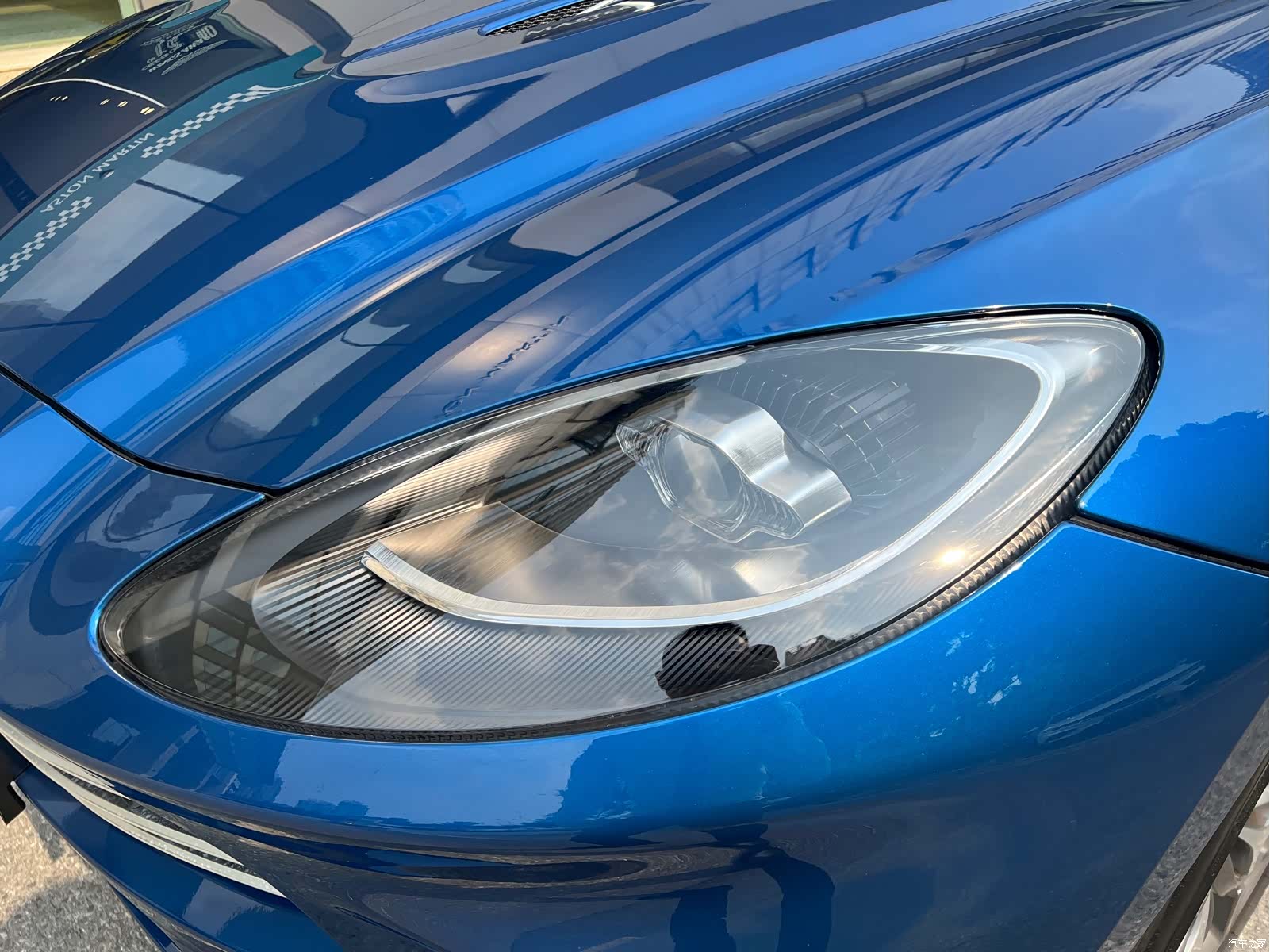 Aston Martin DBX, 2025 14