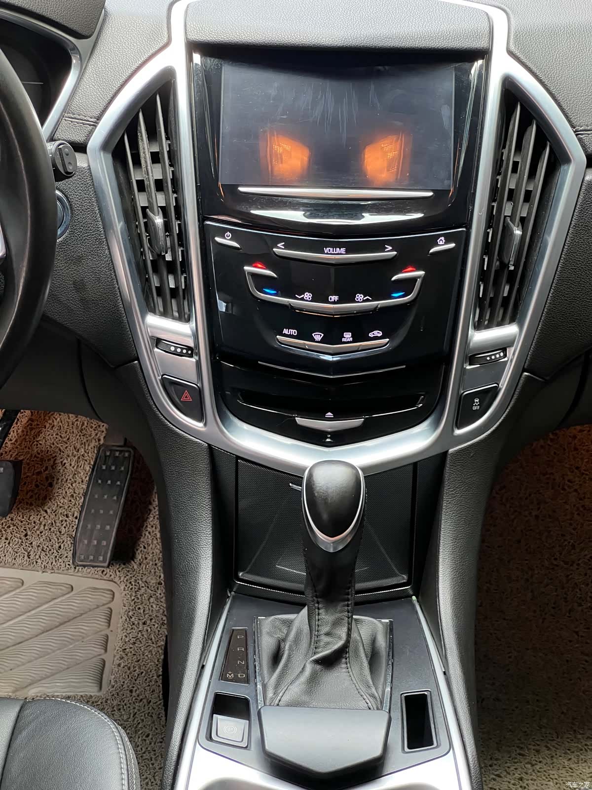 Cadillac SRX, 2015 6