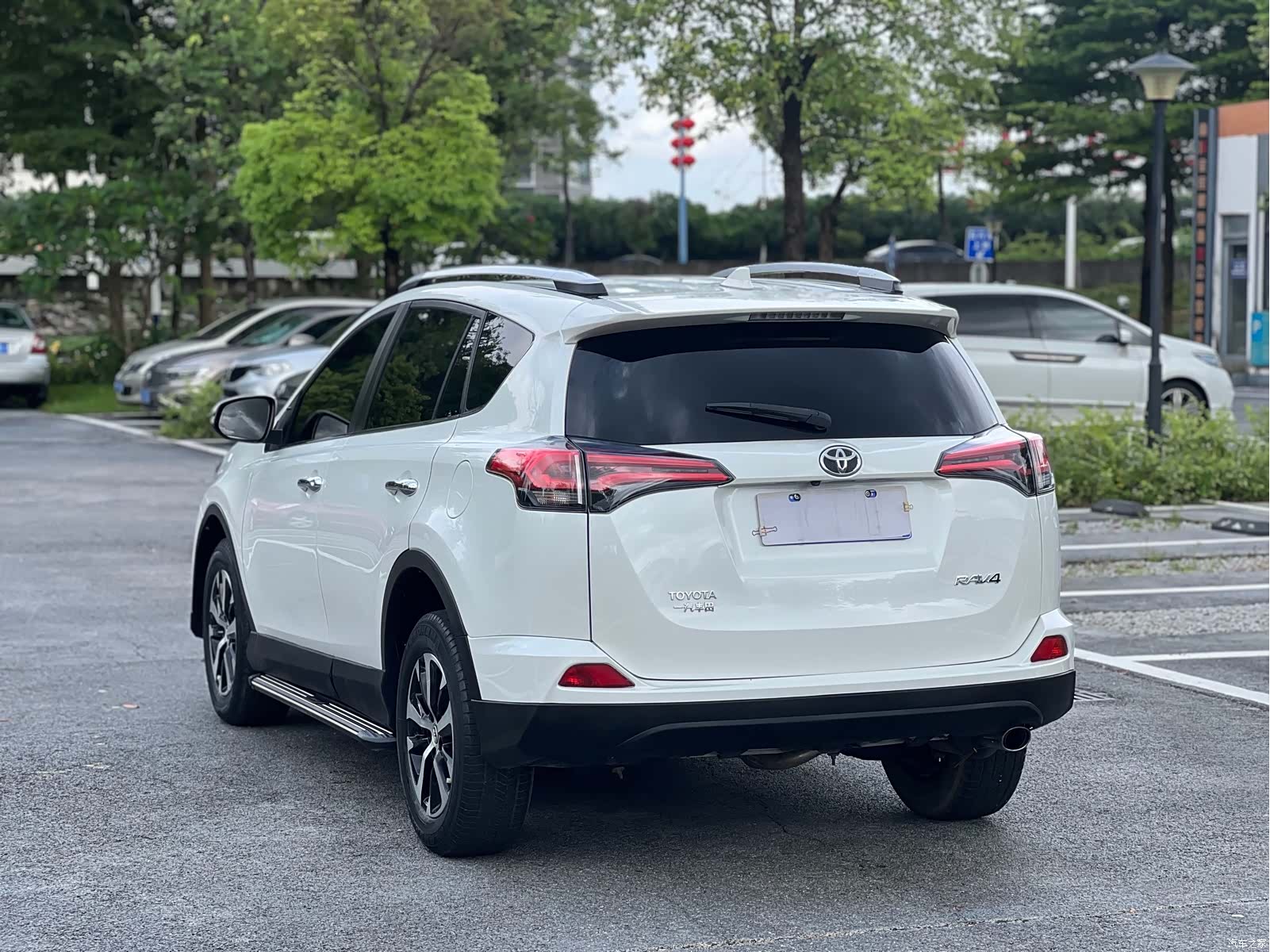 Toyota RAV4, 2019 4