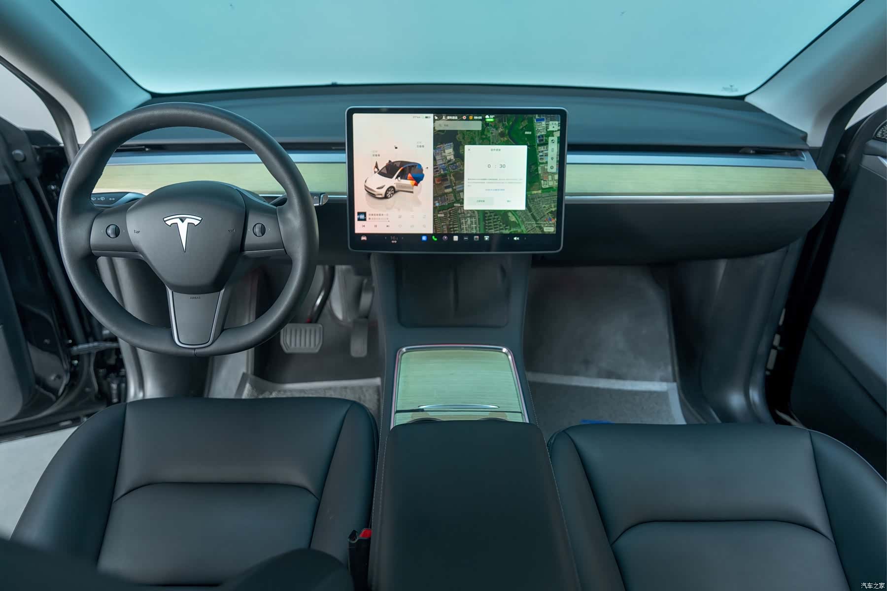 Tesla Model Y, 2023 10