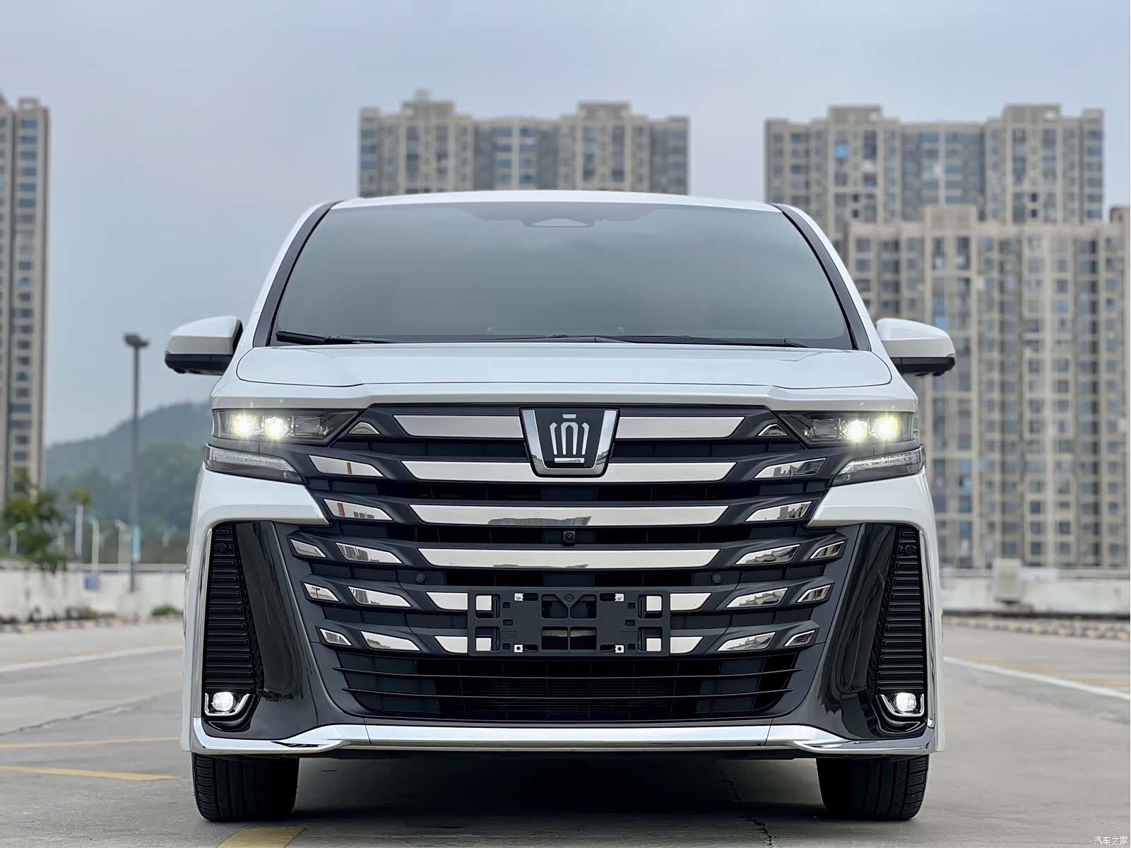 Toyota Vellfire, 2025 2