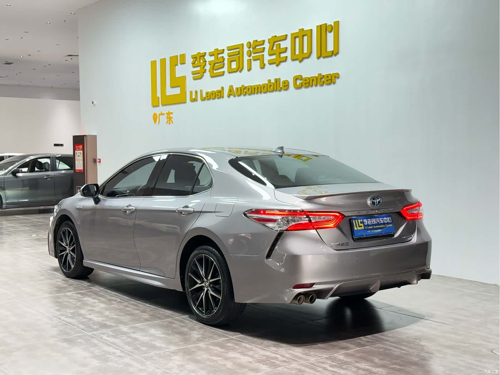 Toyota Camry, 2021 все фото
