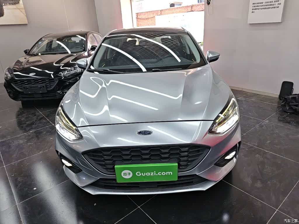 Ford Focus, 2021 3