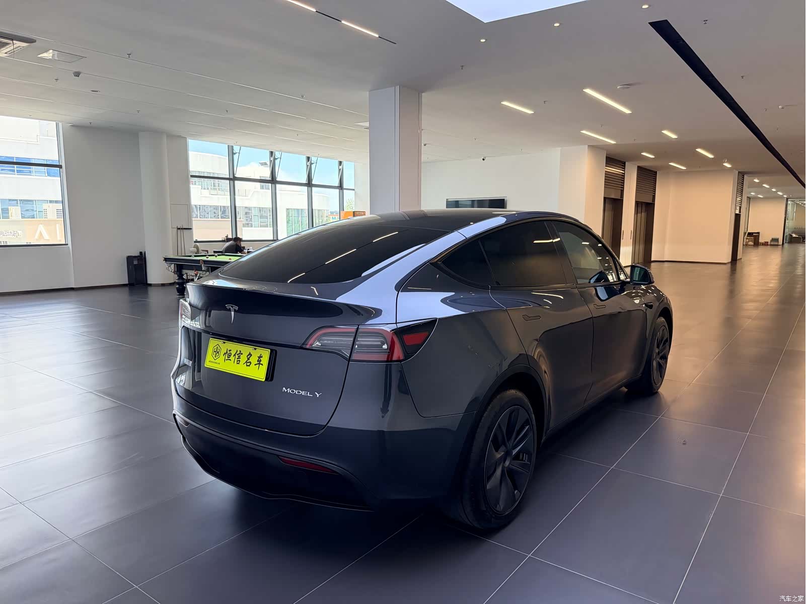 Tesla Model Y, 2024 7