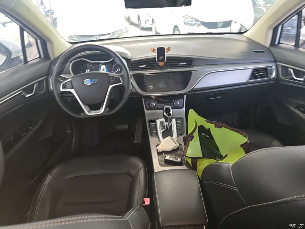 Geely Emgrand, 2016 10
