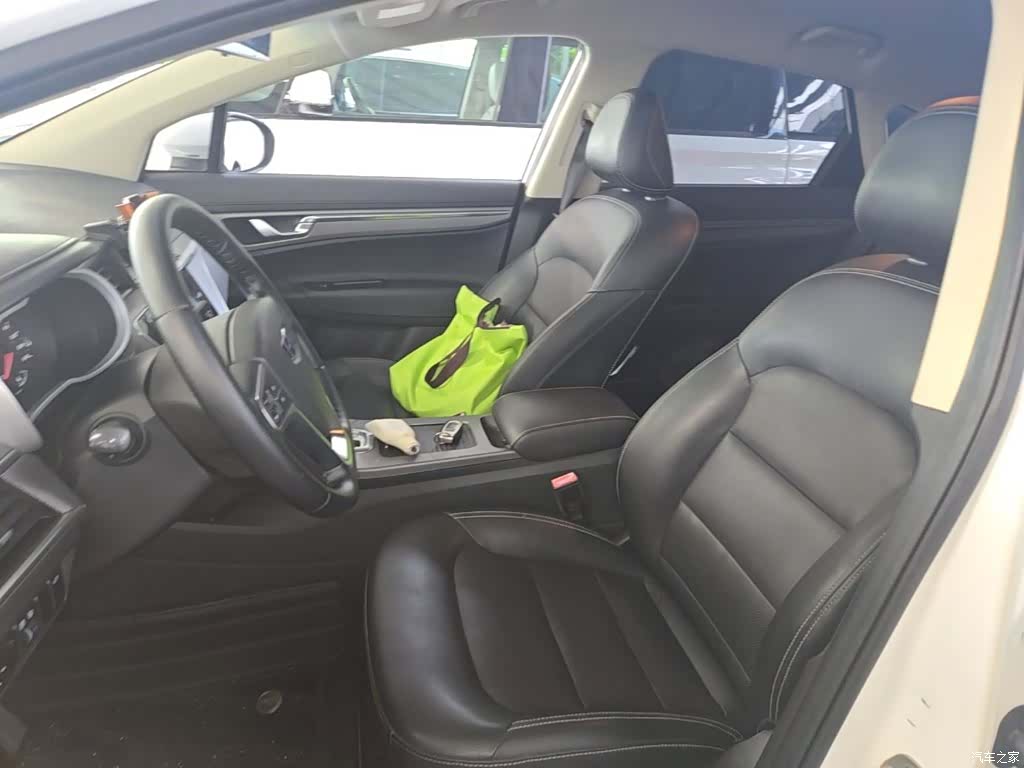 Geely Emgrand, 2016 15