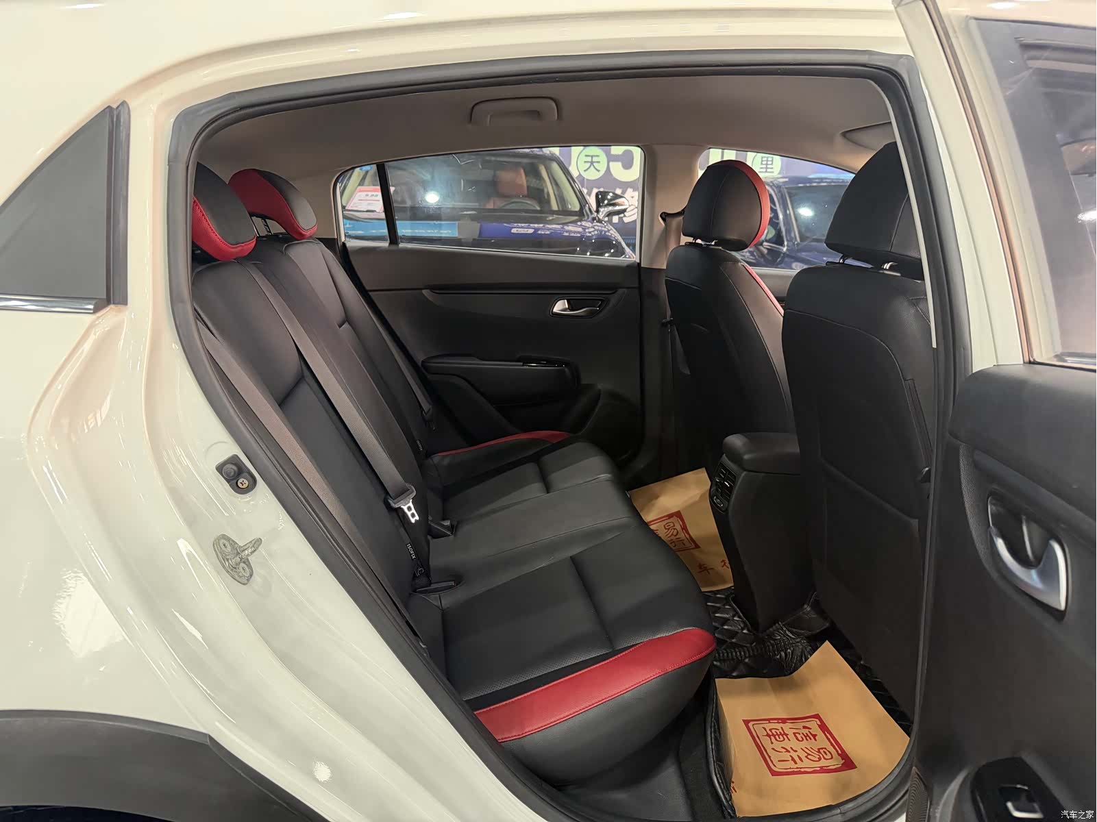 Kia KX, 2018 10