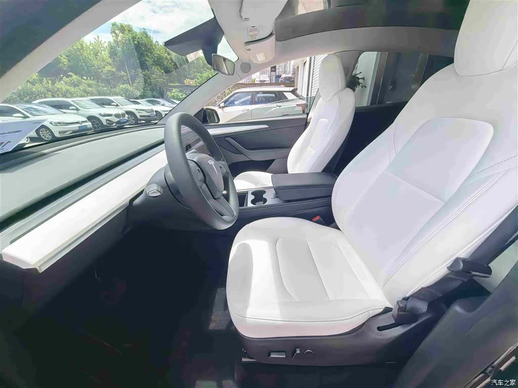 Tesla Model Y, 2021 4