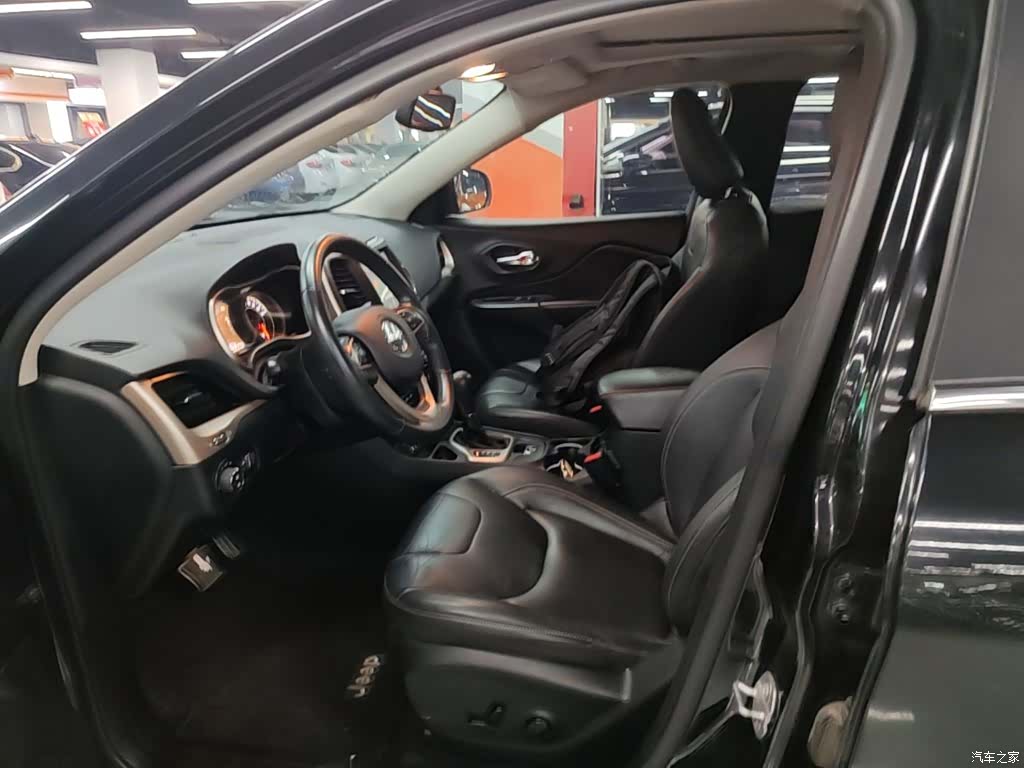 Jeep Cherokee, 2017 15