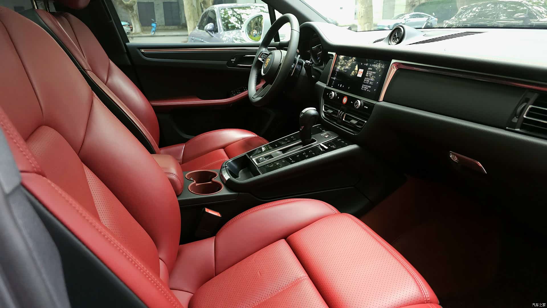 Porsche Macan, 2024 7