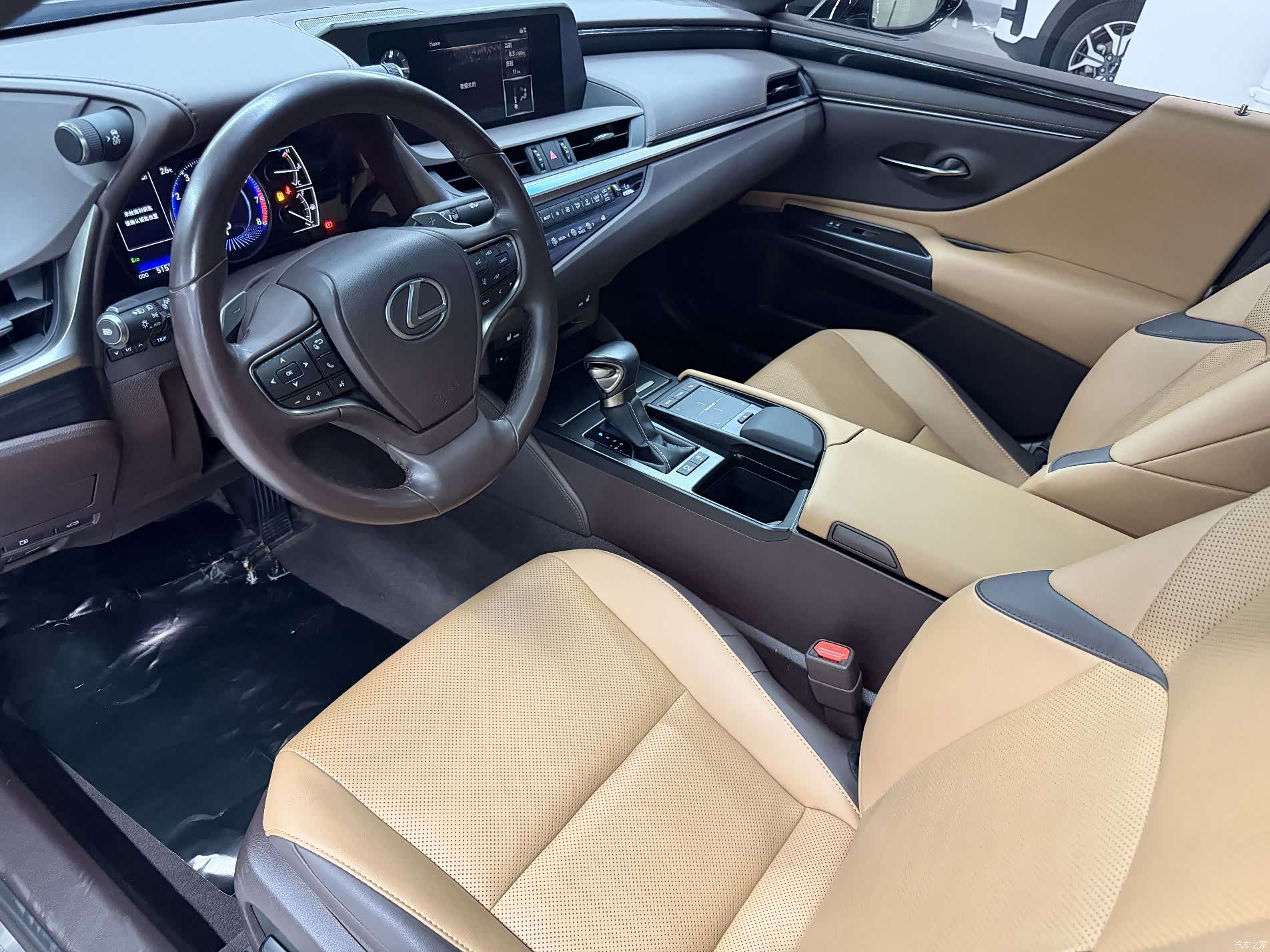 Lexus ES, 2020 13