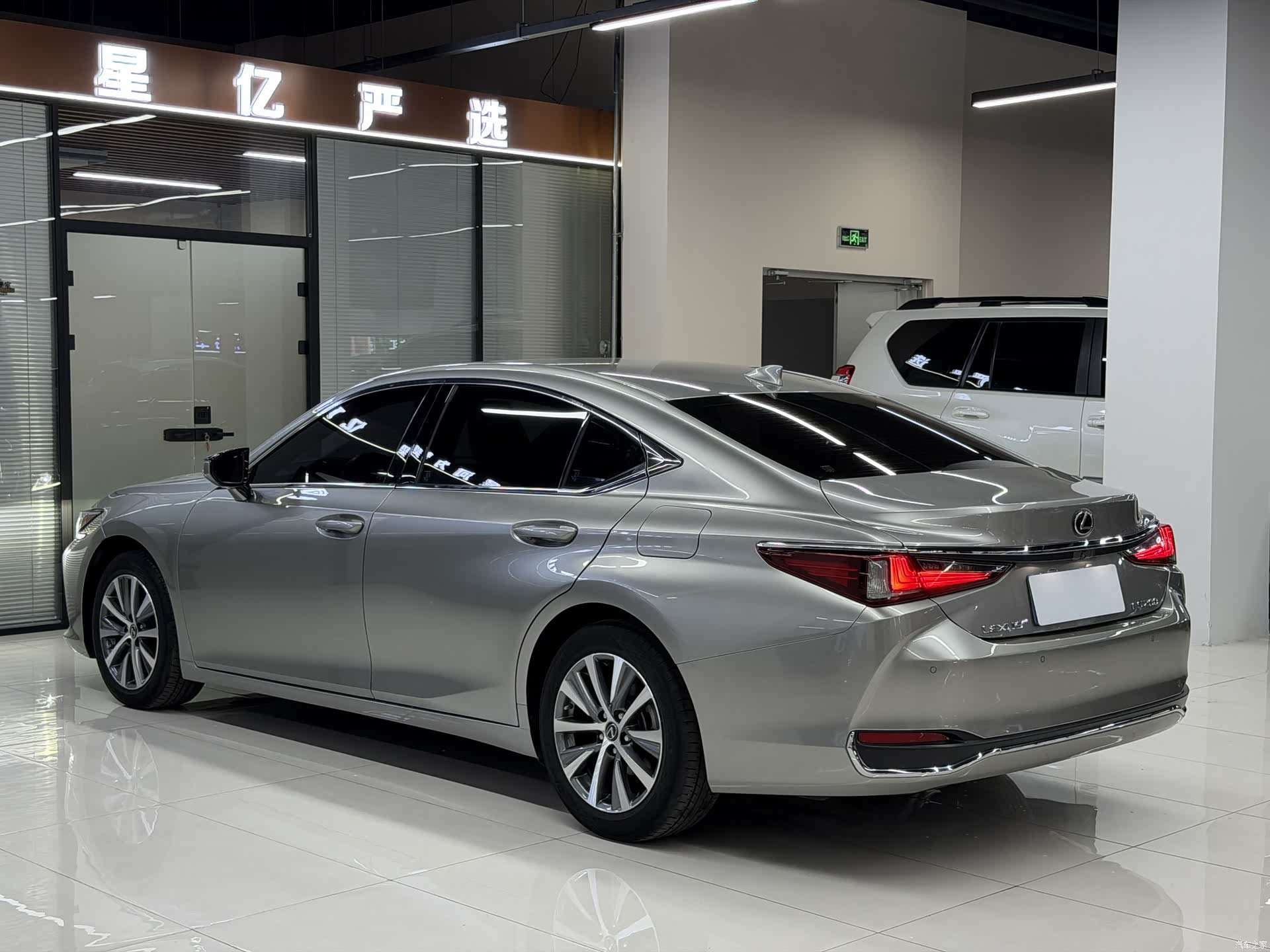 Lexus ES, 2020 20