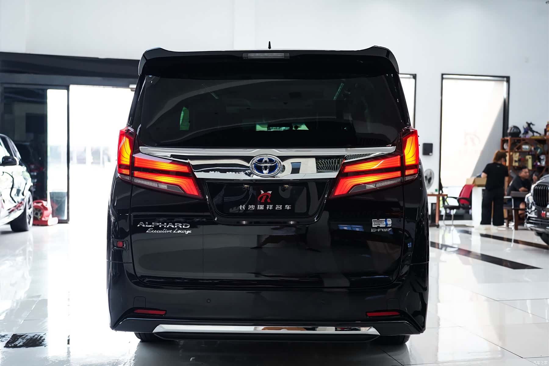 Toyota Alphard, 2022 18