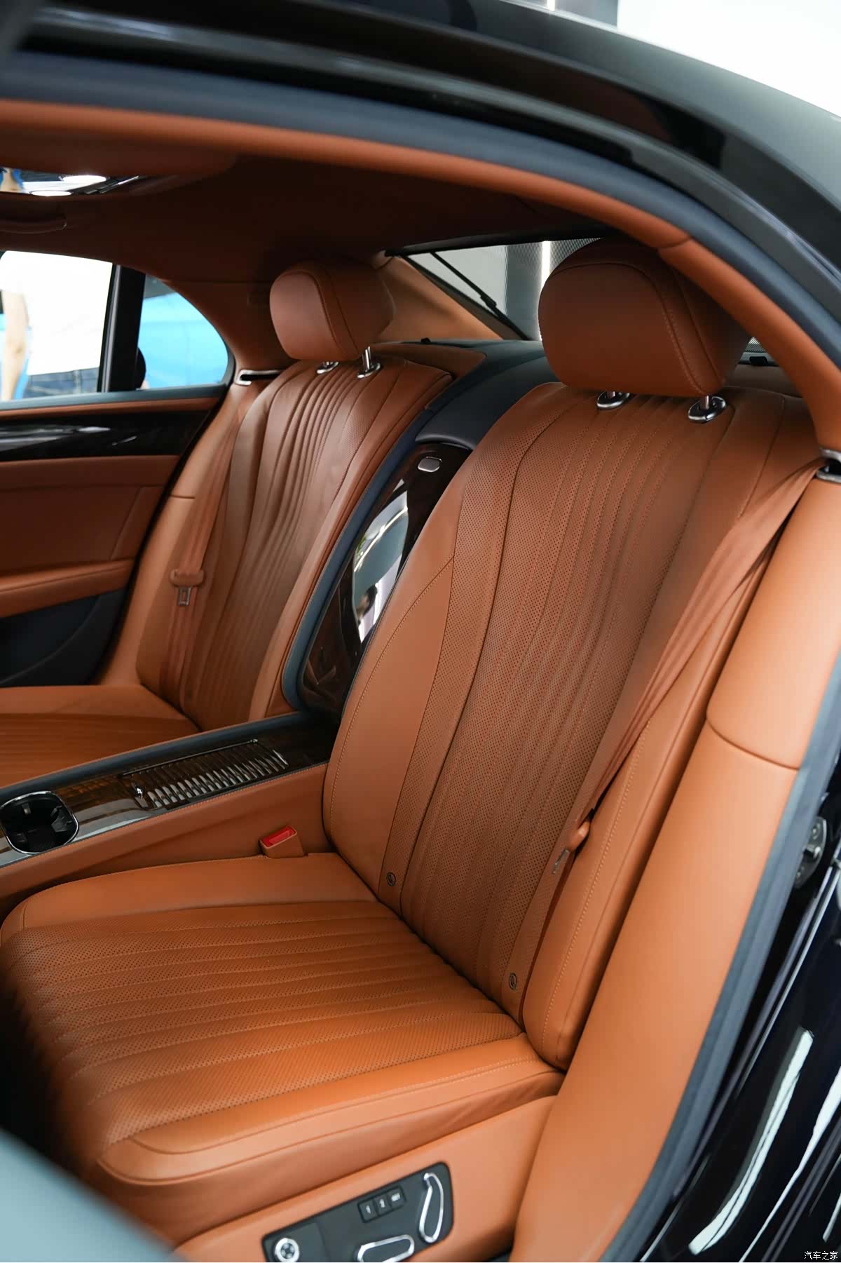 Bentley Flying Spur, 2018 11