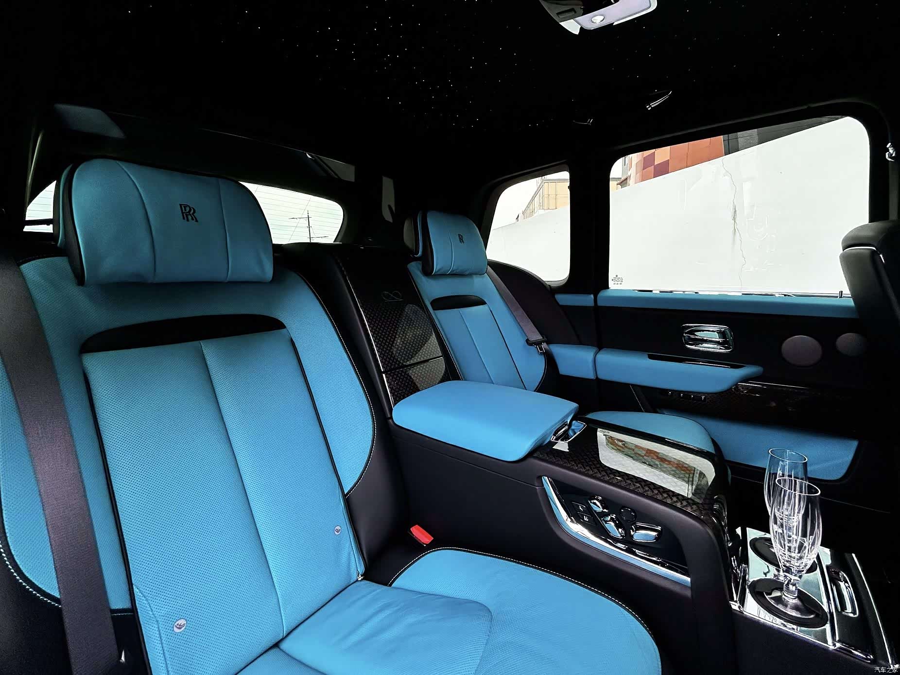 Rolls-Royce Cullinan, 2022 все фото