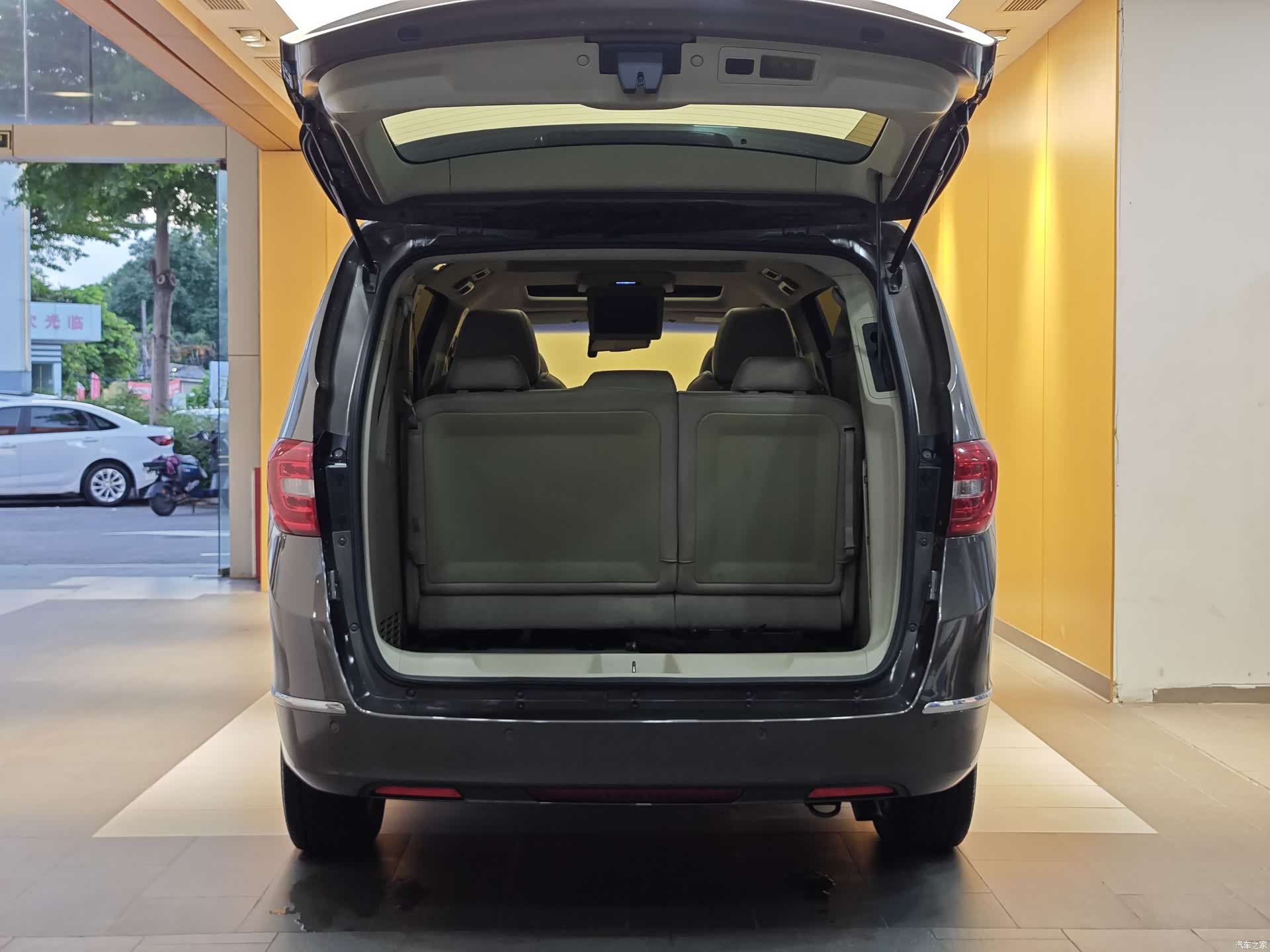 Buick GL8, 2015 32