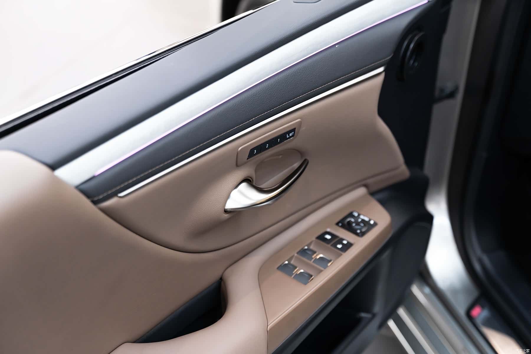 Lexus ES, 2026 18