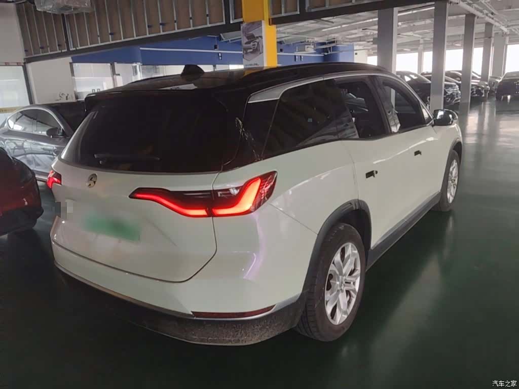 NIO ES8, 2023 7