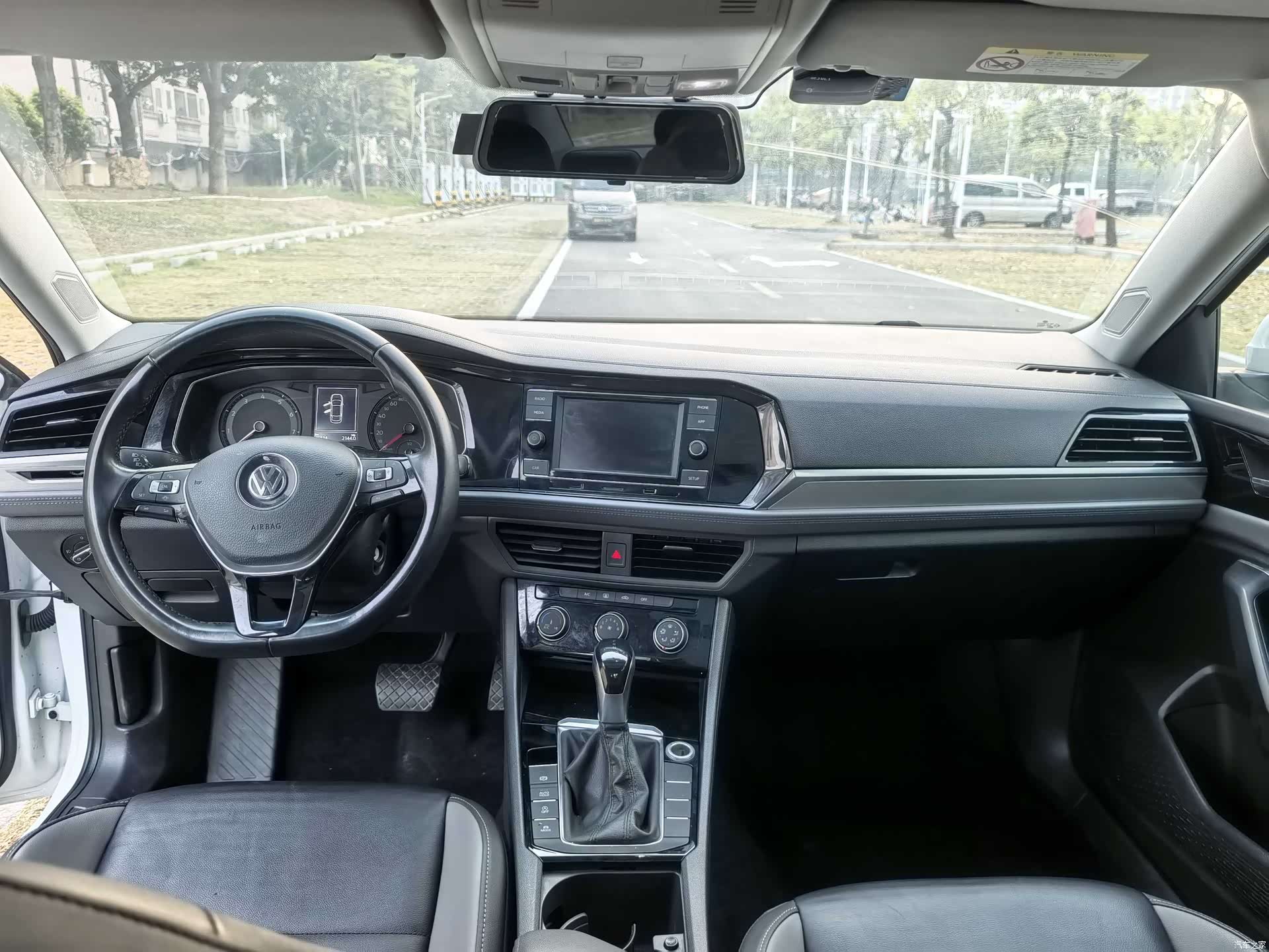 Volkswagen Sagitar, 2019 9